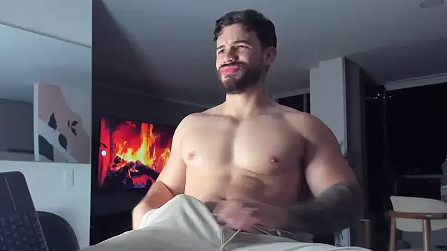 Valenthino Salvatore online show from April 10, 2026, 3:34 am