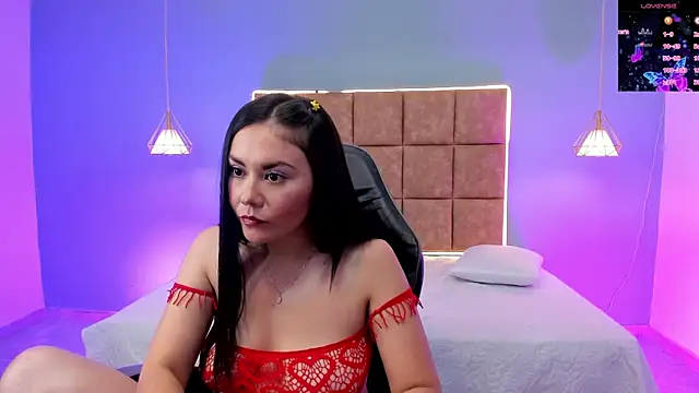Snapshot of Natalia_Saenz_ chatting on May 9, 2026, 12:10 pm Natalia Saenz online show from May 9, 2026, 12:10 pm