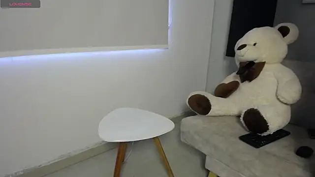 sansa stark love online show from January 10, 2026, 9:30 pm