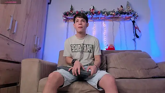 Snapshot of steveen_universe28 chatting on November 27, 2025, 11:29 pm steveen universe28 online show from November 27, 2025, 11:29 pm