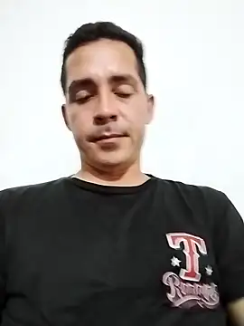 Snapshot of Logan_hetero1 chatting on November 23, 2025, 7:19 am Logan hetero1 online show from November 23, 2025, 7:19 am