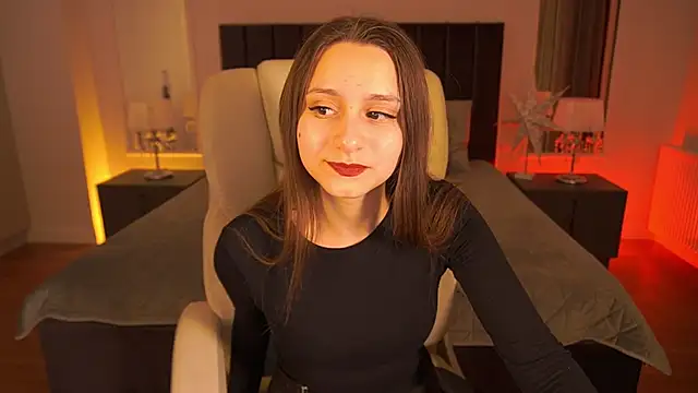 TinyNatalie online show from February 7, 2026, 10:35 pm