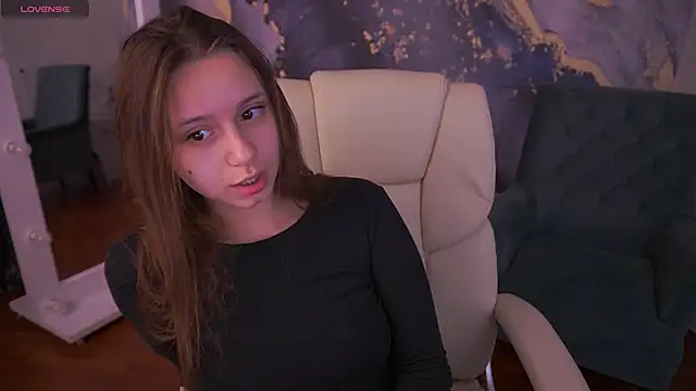 Snapshot of TinyNatalie chatting on May 2, 2026, 6:07 am TinyNatalie online show from May 2, 2026, 6:07 am