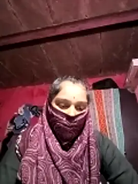 Snapshot of Qxsoni chatting on November 23, 2025, 2:17 pm Qxsoni online show from November 23, 2025, 2:17 pm