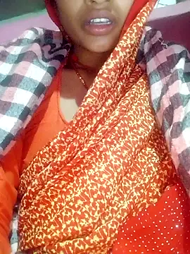 Snapshot of Qxsoni chatting on December 2, 2025, 6:03 pm Qxsoni online show from December 2, 2025, 6:03 pm