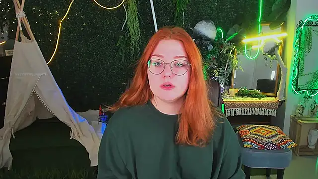 StaceyJensen online show from December 3, 2025, 5:37 am