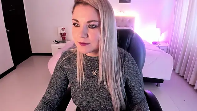 Snapshot of Violeta_Hotter chatting on November 29, 2025, 11:13 am Violeta Hotter online show from November 29, 2025, 11:13 am