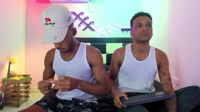 Snapshot of Black_Guys_Pervert_ chatting on November 26, 2025, 1:01 pm Black Guys Pervert online show from November 26, 2025, 1:01 pm