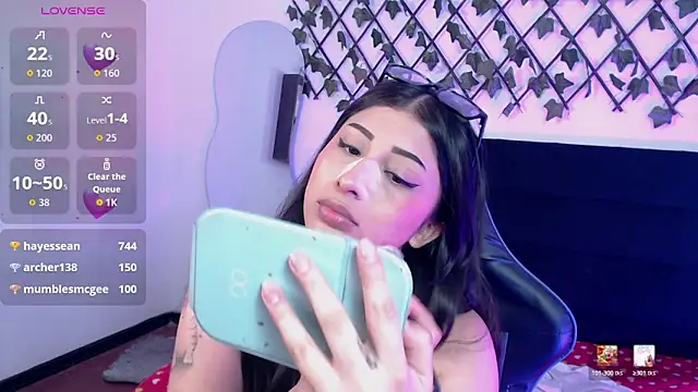 dulcinea77gp online show from April 1, 2026, 3:40 am