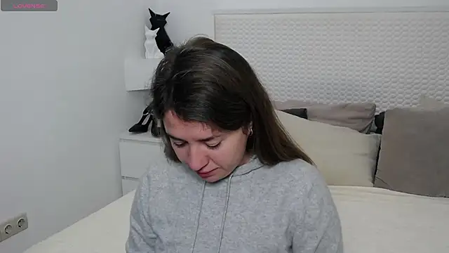 Snapshot of Leona_Rae chatting on November 29, 2025, 7:33 am Leona Rae online show from November 29, 2025, 7:33 am