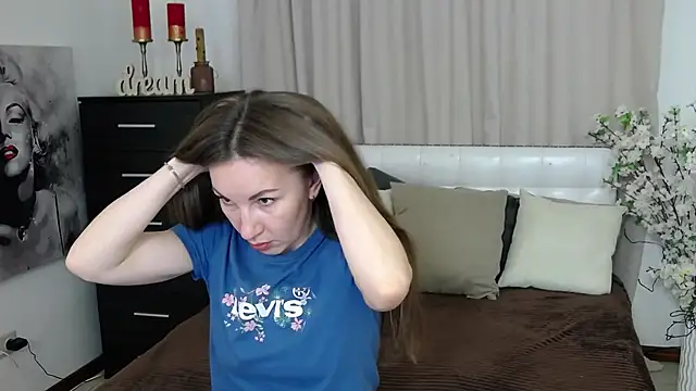 Snapshot of Brandy_Gem chatting on March 29, 2026, 1:33 pm Brandy Gem online show from March 29, 2026, 1:33 pm