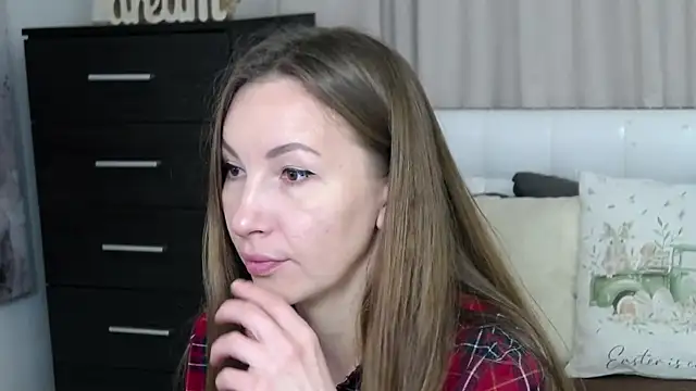 Snapshot of Brandy_Gem chatting on April 1, 2026, 6:25 am Brandy Gem online show from April 1, 2026, 6:25 am