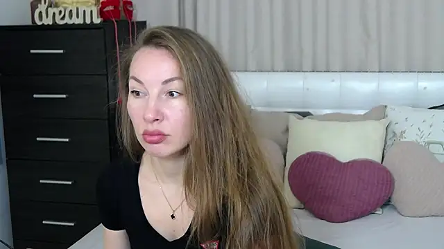 Snapshot of Brandy_Gem chatting on April 13, 2026, 6:52 am Brandy Gem online show from April 13, 2026, 6:52 am