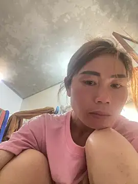 meganmeo online show from April 12, 2026, 6:07 am