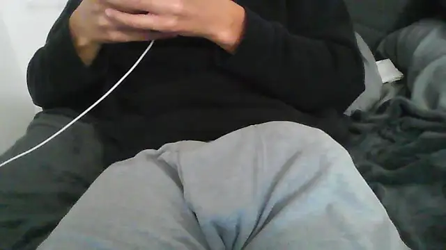 latinman7944 online show from January 12, 2026, 7:24 am