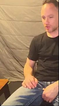 famous1tad online show from April 7, 2026, 10:59 am