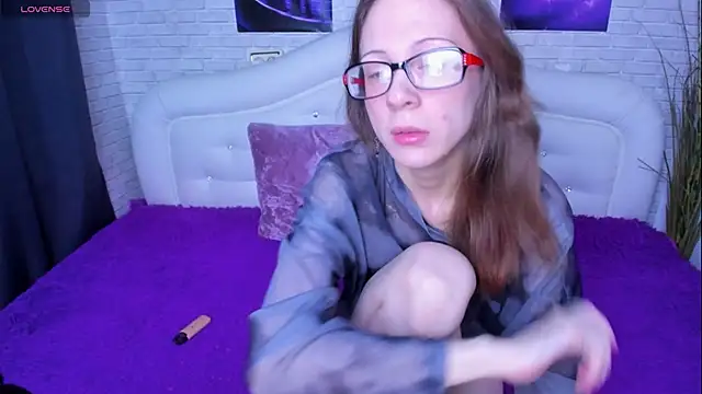 Snapshot of BrielleSummer4u chatting on November 27, 2025, 2:24 am BrielleSummer4u online show from November 27, 2025, 2:24 am