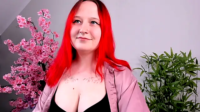 Snapshot of lizzystars chatting on December 18, 2025, 9:43 pm lizzystars online show from December 18, 2025, 9:43 pm