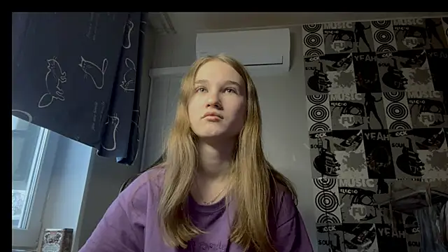 Snapshot of helgicuteness chatting on December 17, 2025, 6:41 am helgicuteness online show from December 17, 2025, 6:41 am