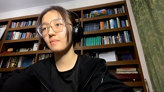 LinaClous online show from February 24, 2026, 2:15 pm