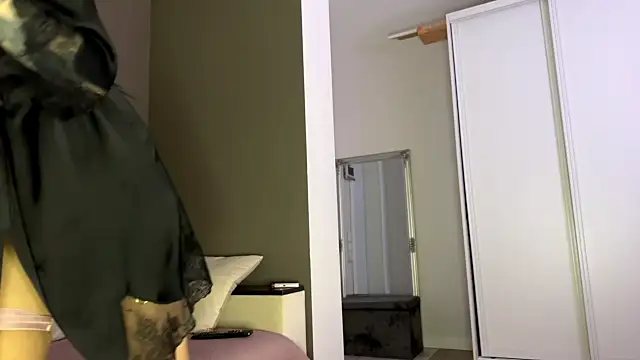 Snapshot of stellaqt chatting on November 29, 2025, 1:25 pm stellaqt online show from November 29, 2025, 1:25 pm