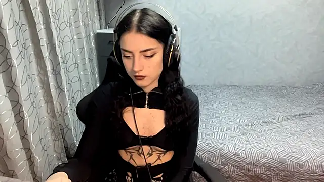 Snapshot of Meowluly chatting on November 24, 2025, 9:14 pm Meowluly online show from November 24, 2025, 9:14 pm