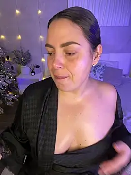 Snapshot of Amalia_Lia_ chatting on December 1, 2025, 6:24 pm Amalia Lia online show from December 1, 2025, 6:24 pm