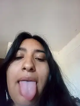 Bizcochitoc4 online show from March 18, 2026, 12:52 pm