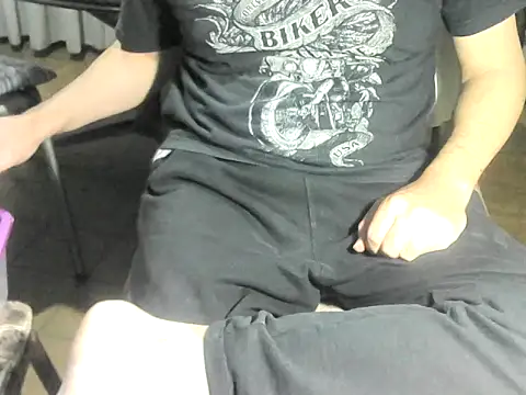 Snapshot of OreCam chatting on March 18, 2026, 10:18 am OreCam online show from March 18, 2026, 10:18 am