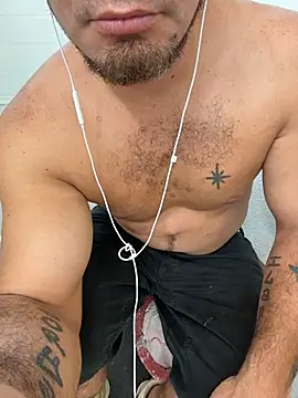 2addictivelyhorny online show from July 27, 2026, 7:21 pm