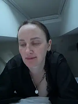Snapshot of TomilaSi chatting on May 11, 2026, 6:05 pm TomilaSi online show from May 11, 2026, 6:05 pm