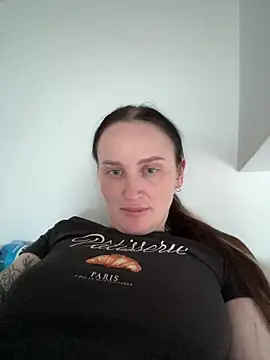 Snapshot of TomilaSi chatting on May 16, 2026, 6:28 pm TomilaSi online show from May 16, 2026, 6:28 pm