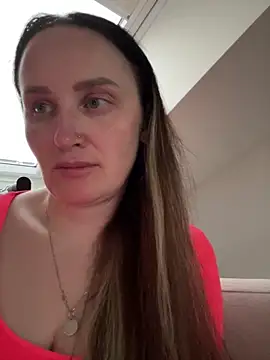 Snapshot of TomilaSi chatting on June 11, 2026, 6:39 pm TomilaSi online show from June 11, 2026, 6:39 pm