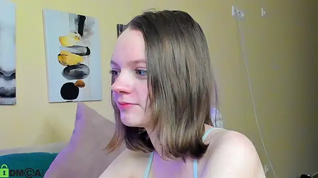 Olivia Riesz online show from April 1, 2026, 1:06 am