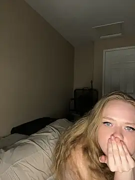 SmirkFans online show from May 19, 2026, 2:07 am