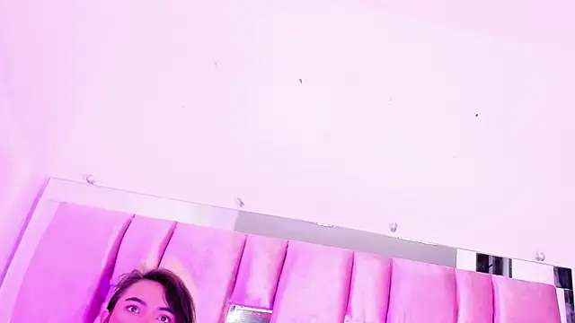 Snapshot of VALERIAQUEENTS__ chatting on May 12, 2026, 12:02 pm VALERIAQUEENTS online show from May 12, 2026, 12:02 pm