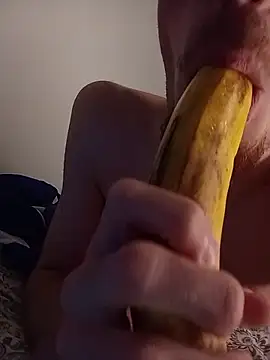 Snapshot of elias_milo chatting on December 2, 2025, 5:19 pm elias milo online show from December 2, 2025, 5:19 pm