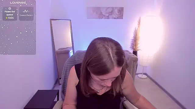 Brooke lover online show from July 4, 2026, 9:10 pm