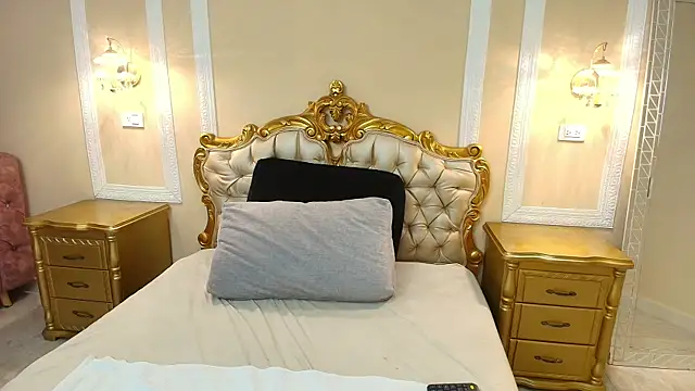 HallieStone online show from March 25, 2026, 12:00 pm