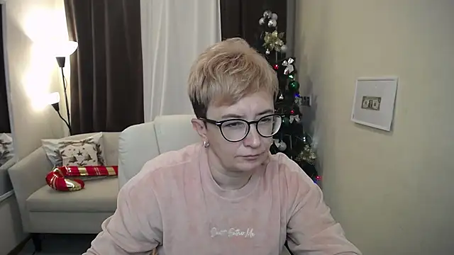 Snapshot of ChristinaRainforce chatting on November 28, 2025, 1:14 pm ChristinaRainforce online show from November 28, 2025, 1:14 pm