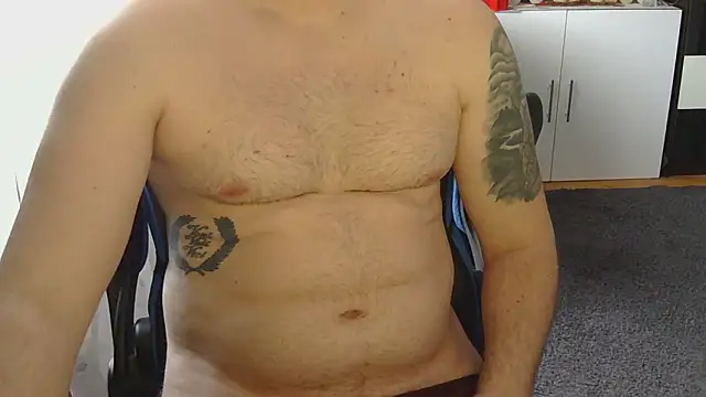 theh0tdick online show from April 18, 2026, 10:19 am