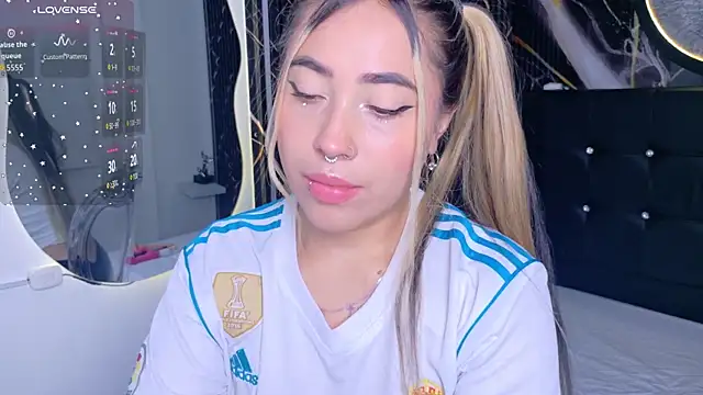 Snapshot of Manuela_Velvet chatting on November 30, 2025, 4:27 am Manuela Velvet online show from November 30, 2025, 4:27 am