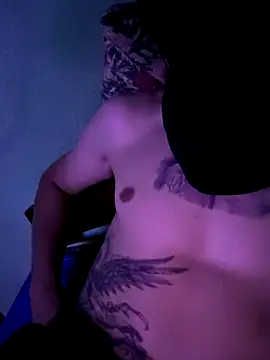 Snapshot of Mascarado01i chatting on November 27, 2025, 10:12 pm Mascarado01i online show from November 27, 2025, 10:12 pm