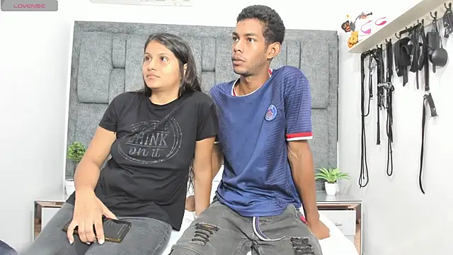 Snapshot of HoneyLovers_OS chatting on November 29, 2025, 1:58 pm HoneyLovers OS online show from November 29, 2025, 1:58 pm