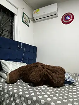 OliverWest04 online show from April 15, 2026, 9:16 am