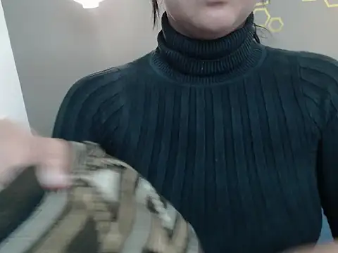 Snapshot of Elektrarosy chatting on November 27, 2025, 11:07 pm Elektrarosy online show from November 27, 2025, 11:07 pm