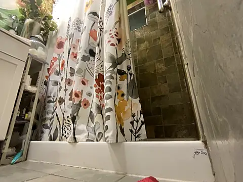 xxxenzo1 online show from January 15, 2025, 1:20 pm