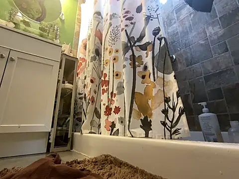 xxxenzo1 online show from March 11, 2025, 5:24 pm