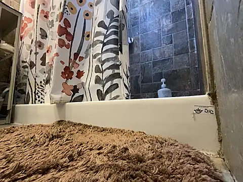 xxxenzo1 online show from March 15, 2025, 4:54 pm