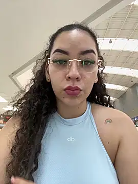 VictoriaaRose online show from June 16, 2026, 8:33 pm